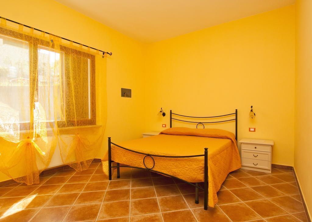Le Camere Di Nonna Mara Montescudaio Szoba fotó