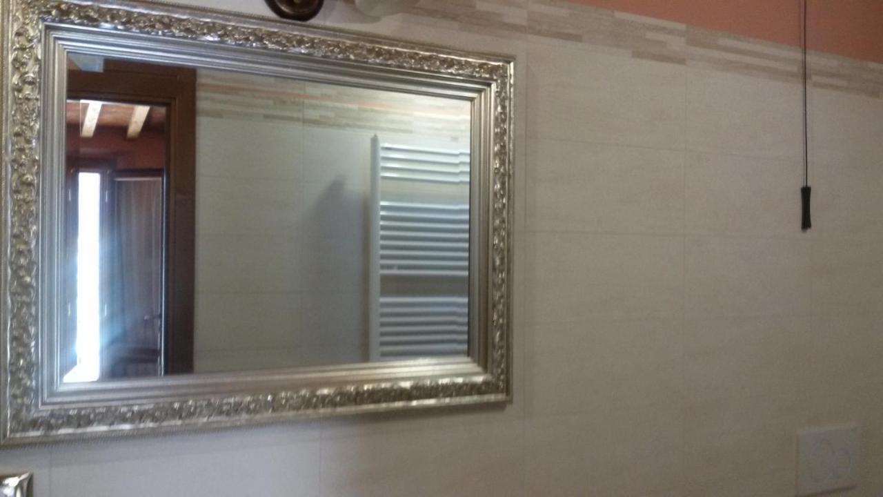 Le Camere Di Nonna Mara Montescudaio Kültér fotó